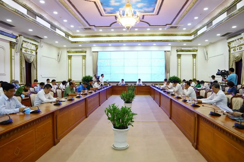 TPHCM: Nguy cơ xâm nhập, bùng phát dịch bệnh còn rất lớn ảnh 1