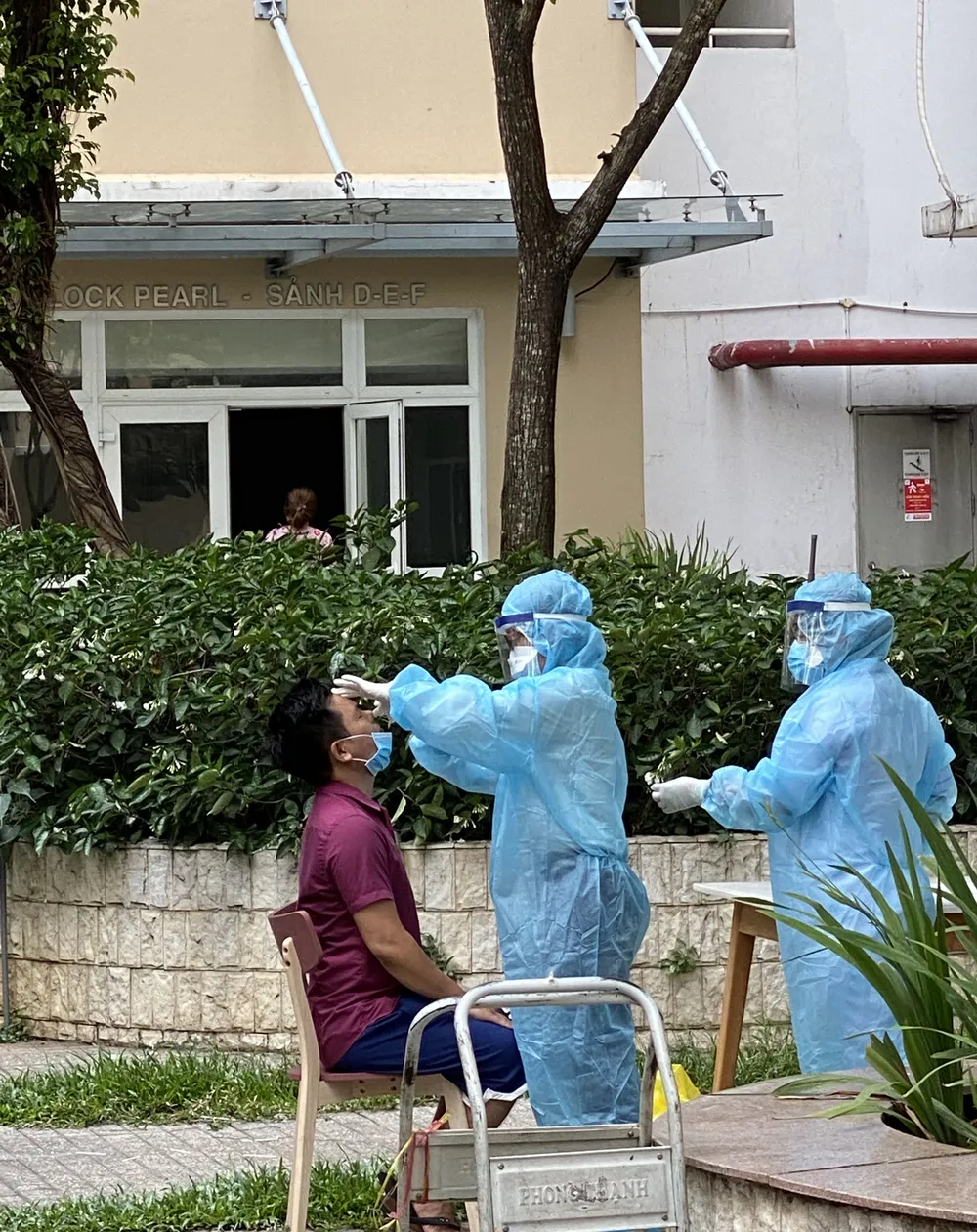 Lấy mẫu, giám sát 6.000 người ở chung cư Sunview Town (TP Thủ Đức) ảnh 1