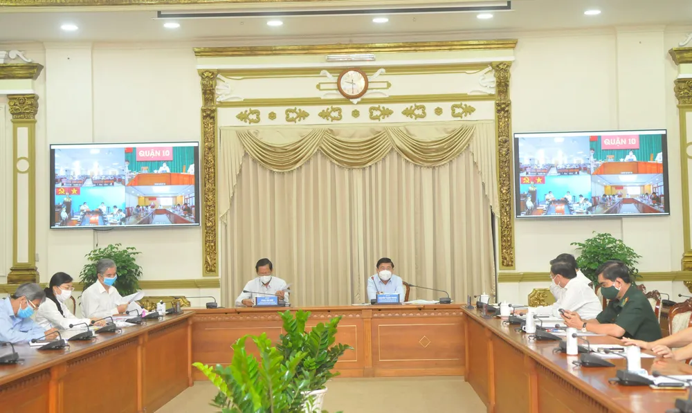 Thực hiện xét nghiệm cuốn chiếu, đảm bảo toàn bộ công nhân được xét nghiệm ảnh 2