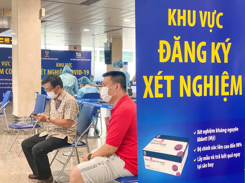 Triển khai dịch vụ xét nghiệm Covid-19 tại sân bay Tân Sơn Nhất ảnh 2
