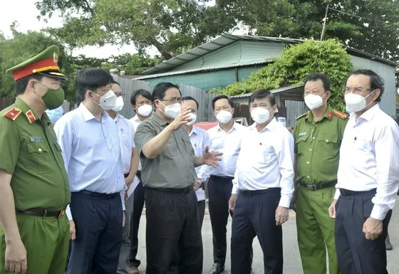 Thủ tướng Chính phủ Phạm Minh Chính: Cả nước đang mong đợi, hy vọng, trông chờ và tin tưởng vào TPHCM ảnh 4