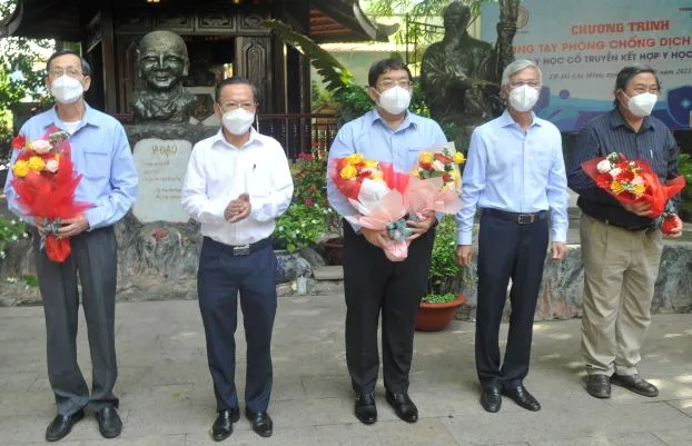 Phòng chống dịch Covid-19 bằng y học cổ truyền kết hợp y học hiện đại ảnh 1