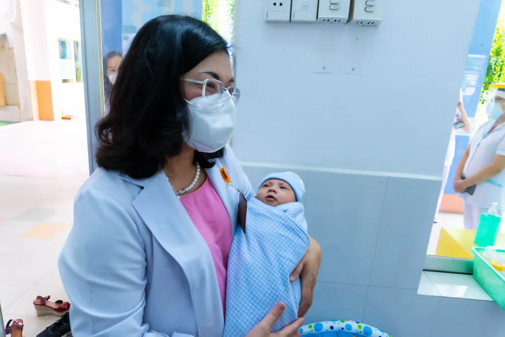 TPHCM: Khánh thành trung tâm chăm sóc trẻ sơ sinh có mẹ mắc Covid-19 ảnh 1