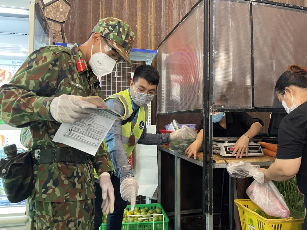 TPHCM: Hàng hóa đảm bảo phục vụ nhu cầu của người dân, giá cả không có biến động mạnh ảnh 2