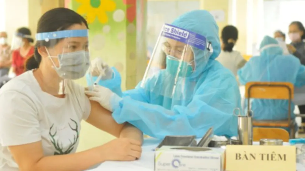 TPHCM: Hàng hóa đảm bảo phục vụ nhu cầu của người dân, giá cả không có biến động mạnh ảnh 1