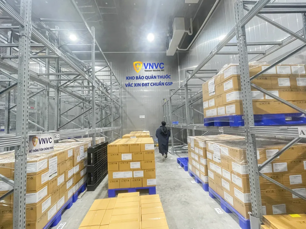 Thêm hơn 1,4 triệu liều vaccine phòng Covid-19 của AstraZeneca về đến Việt Nam ảnh 1