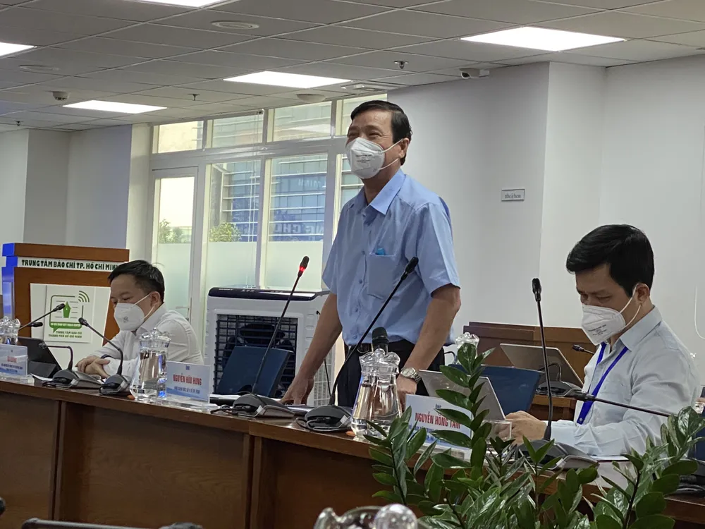 TPHCM vẫn giữ khoảng cách giữa 2 mũi tiêm AstraZeneca từ 8 đến 12 tuần ảnh 1