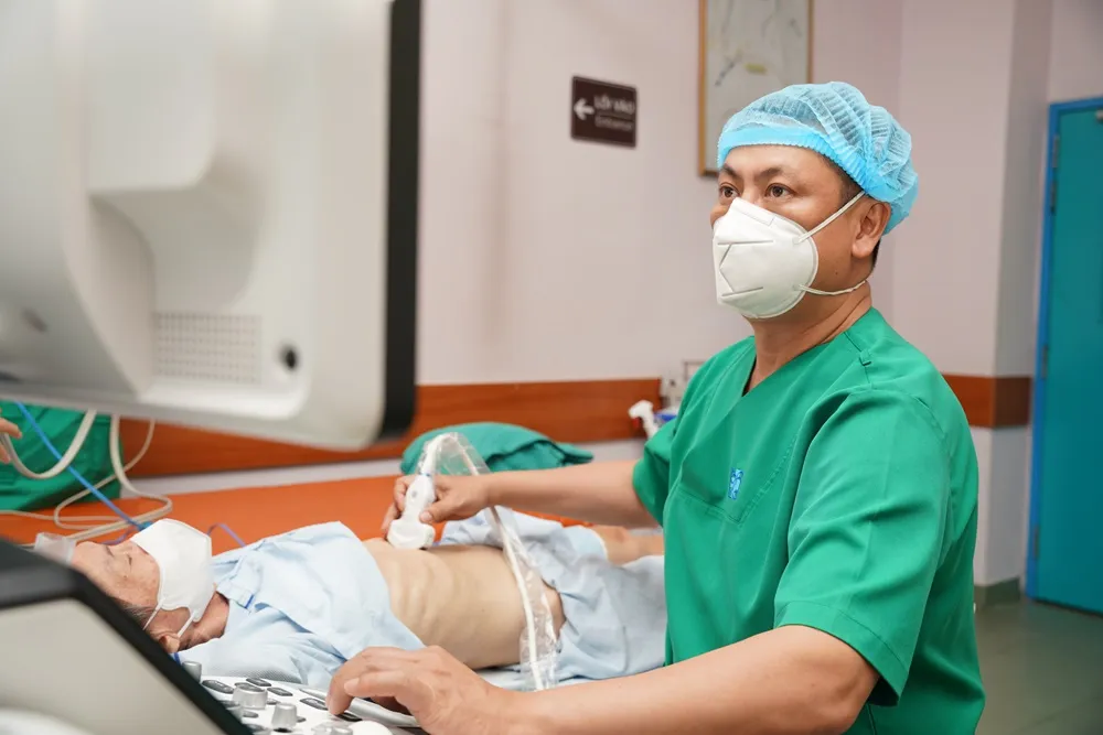 “Siêu âm Atlas” - công trình đồ sộ về siêu âm các bệnh lý gan, đường mật ảnh 1