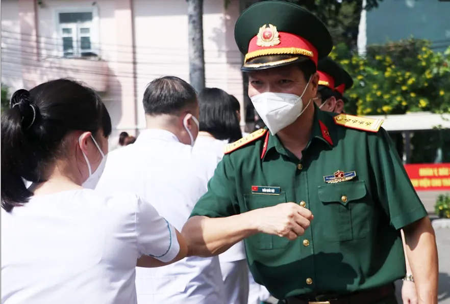 BV Quân y 175 lần thứ 5 điều nhân viên y tế hỗ trợ TPHCM phòng chống dịch Covid-19 ảnh 1