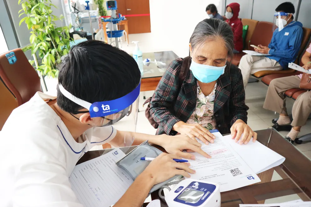 Đưa kháng thể đơn dòng điều trị dự phòng Covid-19 vào sử dụng ảnh 1