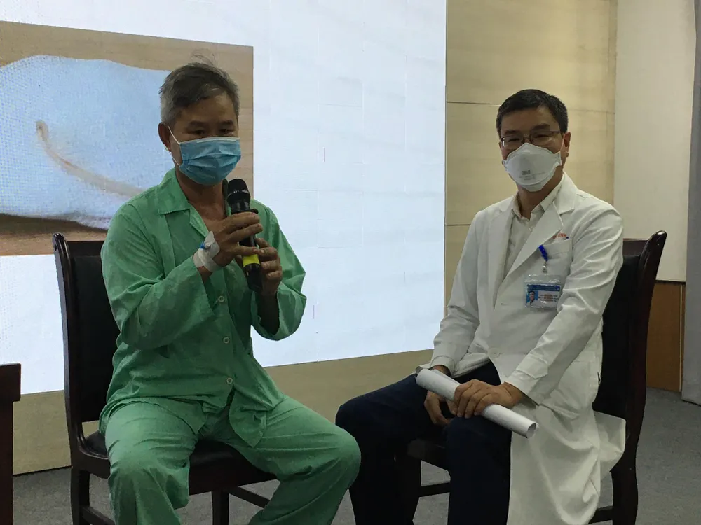 Phẫu thuật thành công bệnh nhân bị xương cá ghim chặt ở thanh môn ảnh 1