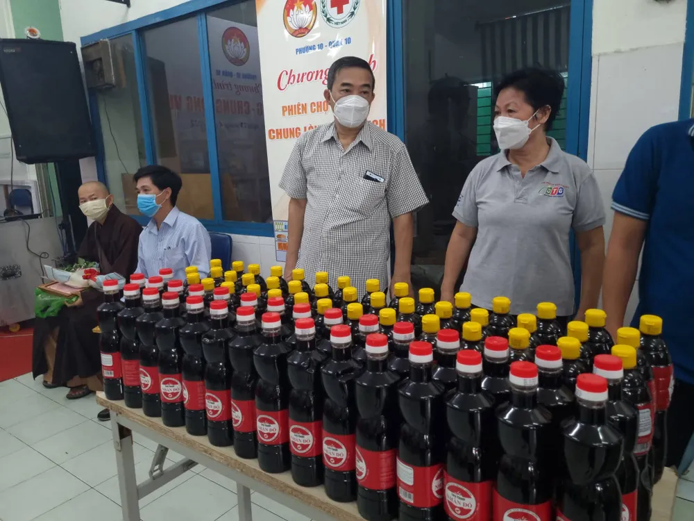 Phiên chợ 0 đồng - chung lòng vượt dịch ảnh 1