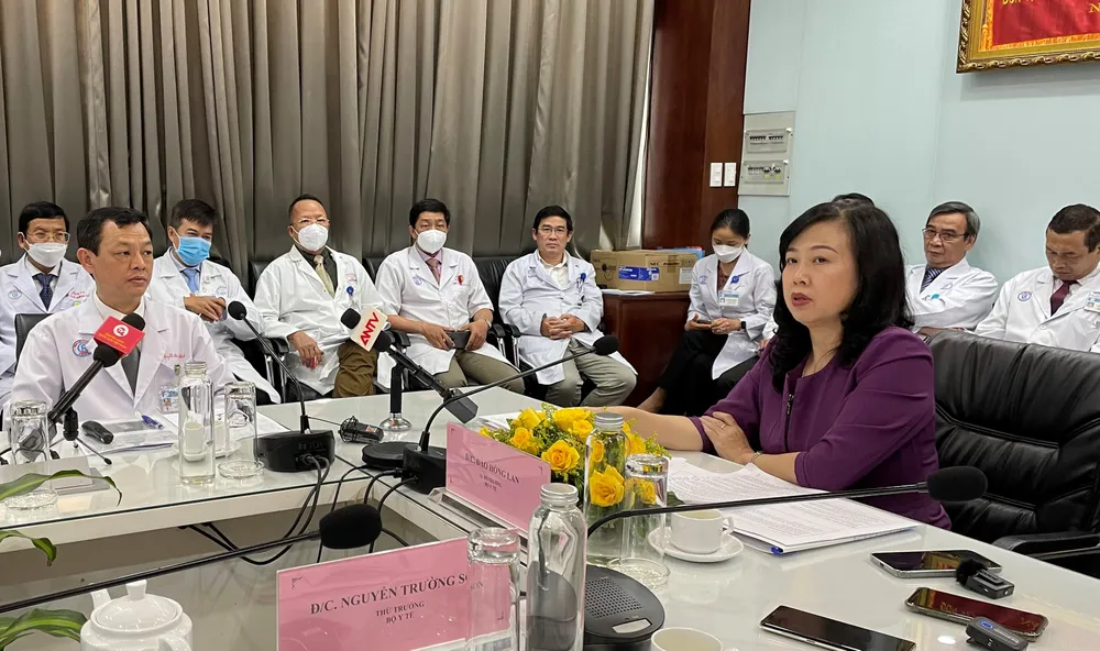 Quyền Bộ trưởng Bộ Y tế Đào Hồng Lan phát biểu tại buổi làm việc