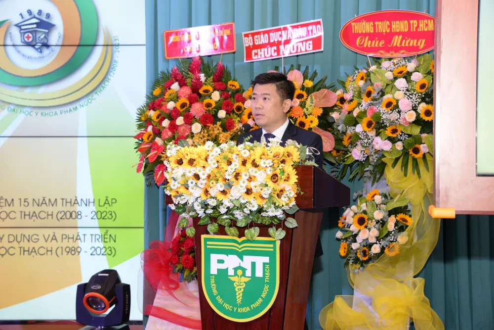 PGS-TS-BS Nguyễn Thanh Hiệp, Hiệu trưởng Trường Đại học Y khoa Phạm Ngọc Thạch phát biểu tại buổi lễ PGS-TS-BS Nguyễn Thanh Hiệp, Hiệu trưởng Trường Đại học Y khoa Phạm Ngọc Thạch phát biểu tại buổi lễ