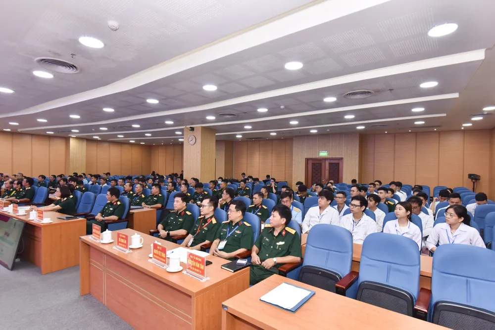 Các y bác sĩ tham dự hội nghị tập huấn Các y bác sĩ tham dự hội nghị tập huấn