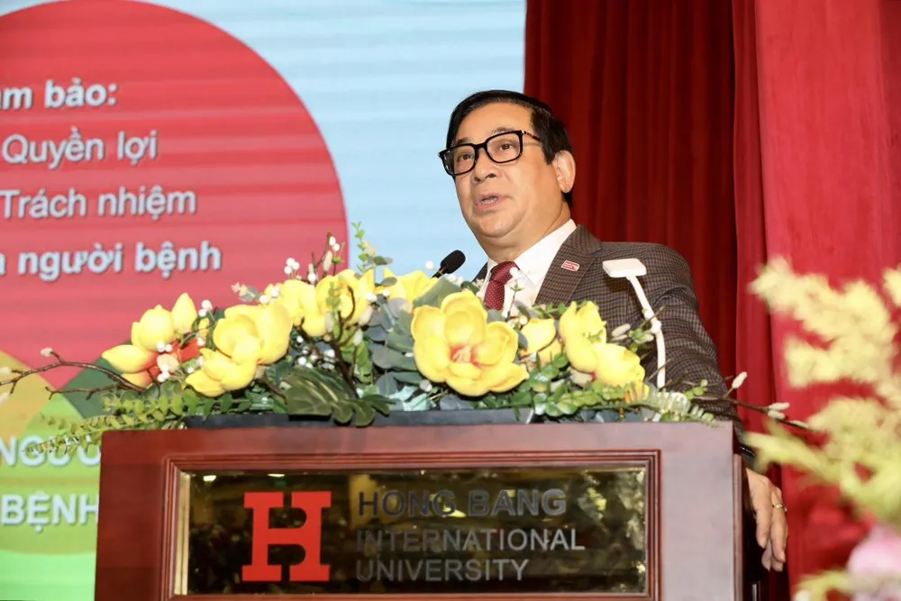 PGS-TS Lương Ngọc Khuê, Cục trưởng Cục quản lý khám chữa bệnh (Bộ Y tế) phát biểu tại hội thảo