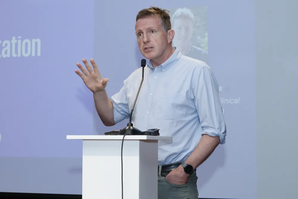 Giáo sư Guy Thwaites, Giám đốc, Đơn vị Nghiên cứu Lâm sàng Đại học Oxford & Việt Nam (OUCRU) chia sẻ (2).JPG