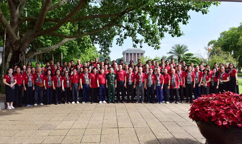 c6f4fa40c7874dd91496 (2).jpg