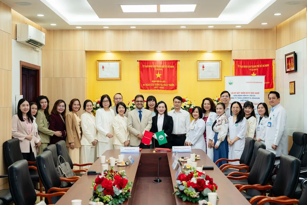 HCM - Ký kết MOU với BV Da Liễu TP.HCM.jpeg