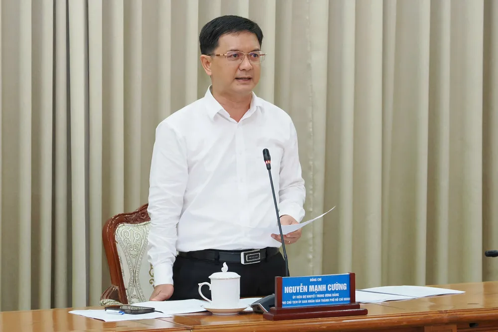 Phó Chủ tịch UBND TPHCM Nguyễn Mạnh Cường phát biểu chỉ đạo tại cuộc họp (Ảnh: HOÀNG HÙNG)