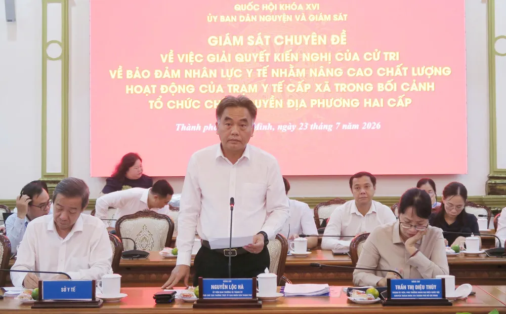 Phó Chủ tịch UBND TPHCM Nguyễn Lộc Hà tiếp nhận các ý kiến của đoàn công tác (Ảnh: THÀNH AN)