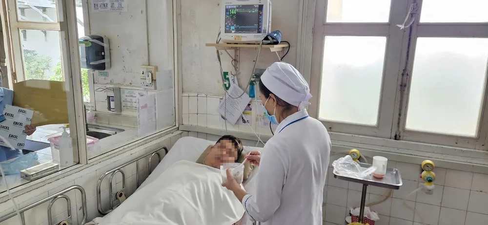 Người bệnh được điều trị và chăm sóc tại Bệnh viện Bệnh Nhiệt đới (Ảnh: BVCC)