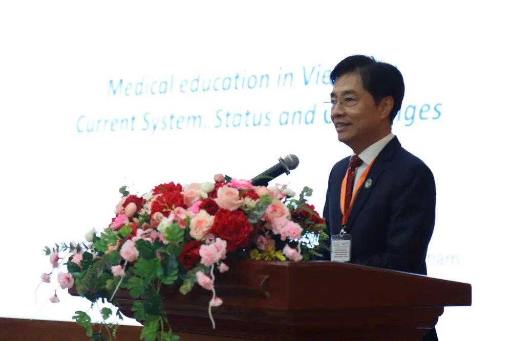 GS-TS Trần Diệp Tuấn, Hiệu trưởng Đại học Y Dược TPHCM phát biểu tại hội nghị (Ảnh: T.AN) 
