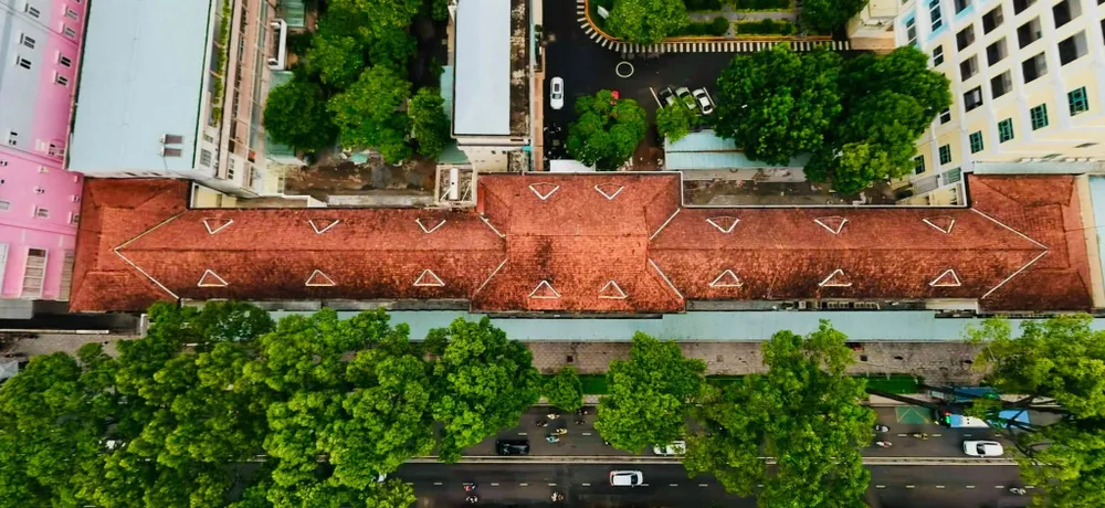 Khu A - Bệnh viện Từ Dũ là công trình có lịch sử gần 100 năm, mang dấu ấn kiến trúc Pháp và gắn với nhiều thế hệ thầy thuốc, người bệnh của Bệnh viện Từ Dũ (Ảnh: BVCC)