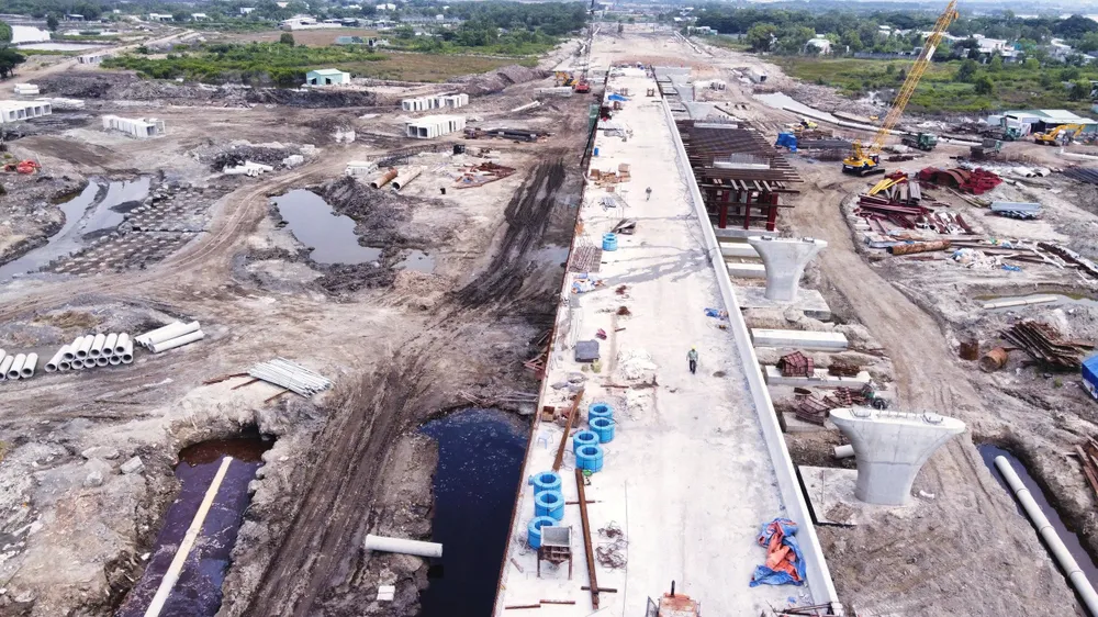 thi công cầu dẫn trên cao khu vực cầu Cửa Lấp.jpg