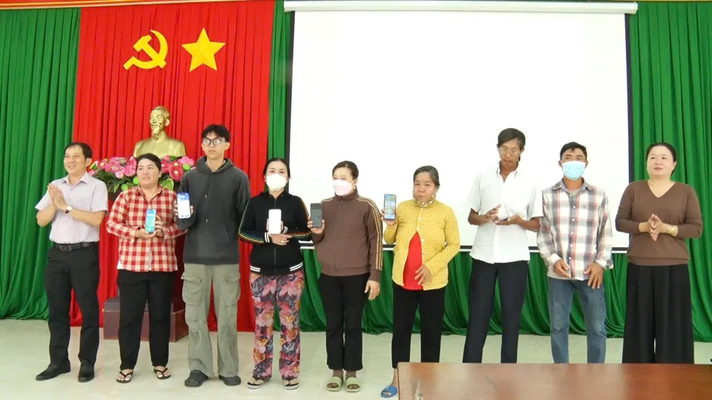 Quỹ Hỗ trợ nông dân TPHCM giải ngân 1,3 tỷ đồng cho 3 dự án tại xã Phước Hải