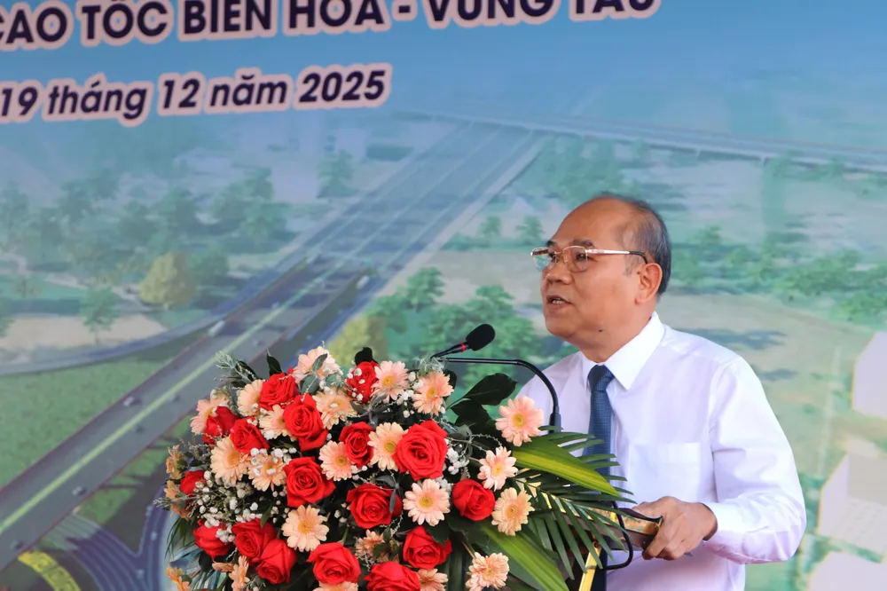 Trần Văn Bảy PCT TPHCM.jpg