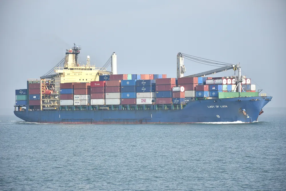 Giá cước vận tải container nội địa tăng từ 15 đến 25%