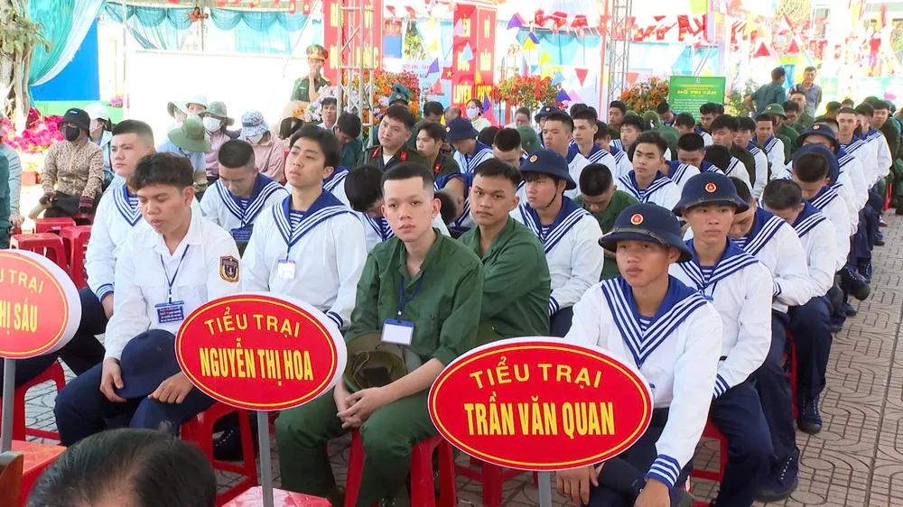Thanh niên xã Long Hải lên đường nhập ngũ năm 2026