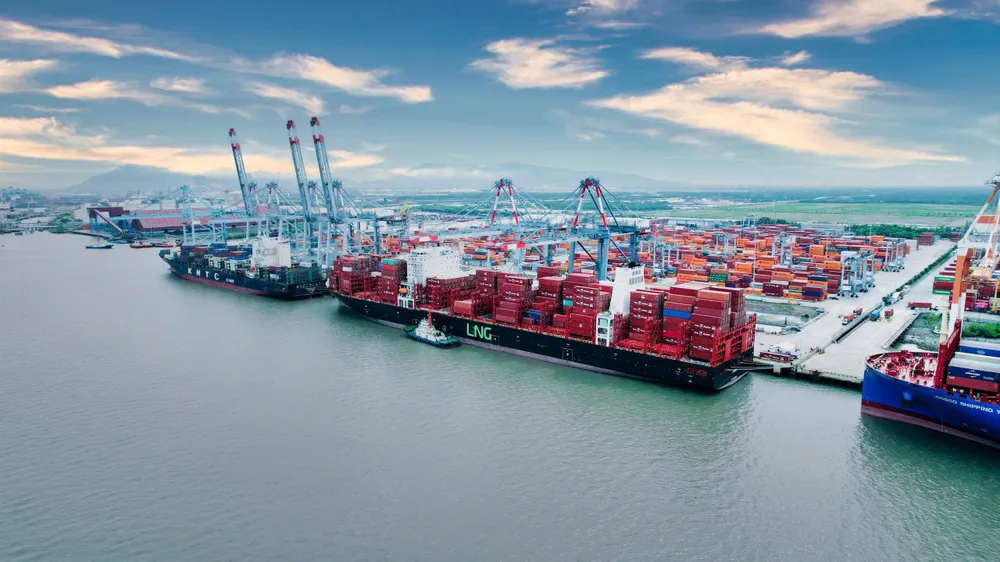 Toàn bộ phí, lệ phí hàng hải nội địa áp dụng đối với tàu thuyền vào, rời cảng biển Việt Nam được miễn