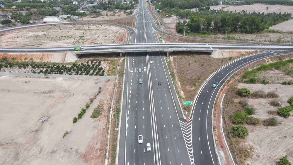Lưu thông thuận lợi sau 10 ngày khai thác cao tốc Biên Hòa - Vũng Tàu