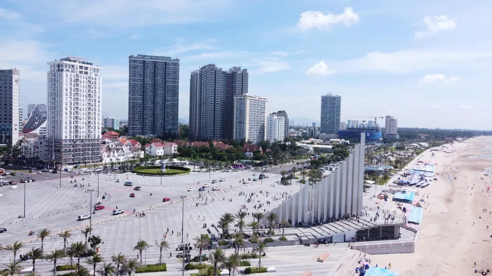 Quảng trường Thùy Vân 1.jpg