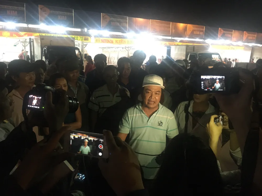 Chợ “vỡ trận”, heo không đeo vòng vẫn vào ảnh 2