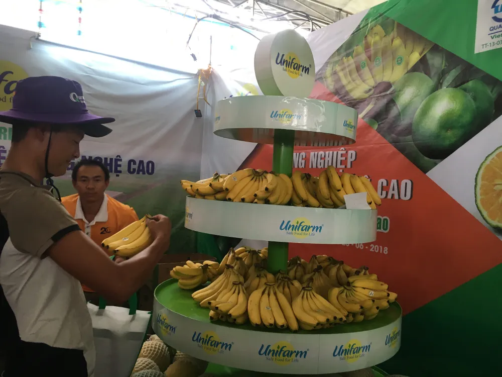 Nghệ sĩ Hoài Linh đoạt giải nhất Hội thi Hoa lan - Bonsai ảnh 1