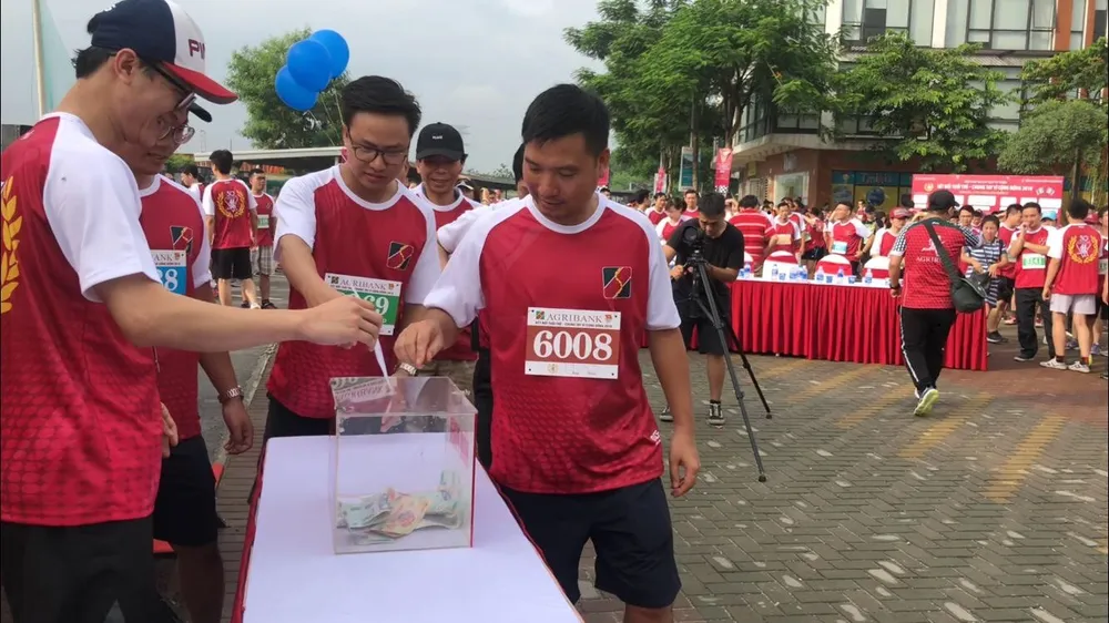 Chạy bộ gây quỹ từ thiện cho bệnh nhi có hoàn cảnh khó khăn ảnh 1