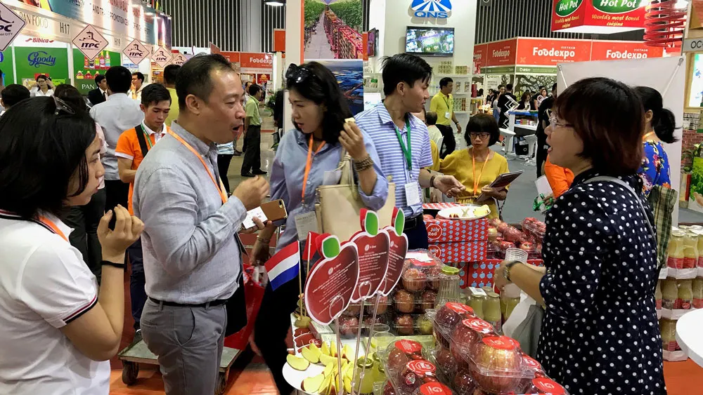 Gian hàng của Hà Lan trưng bày  nhiều sản phẩm nông nghiệp đặc trưng nước này