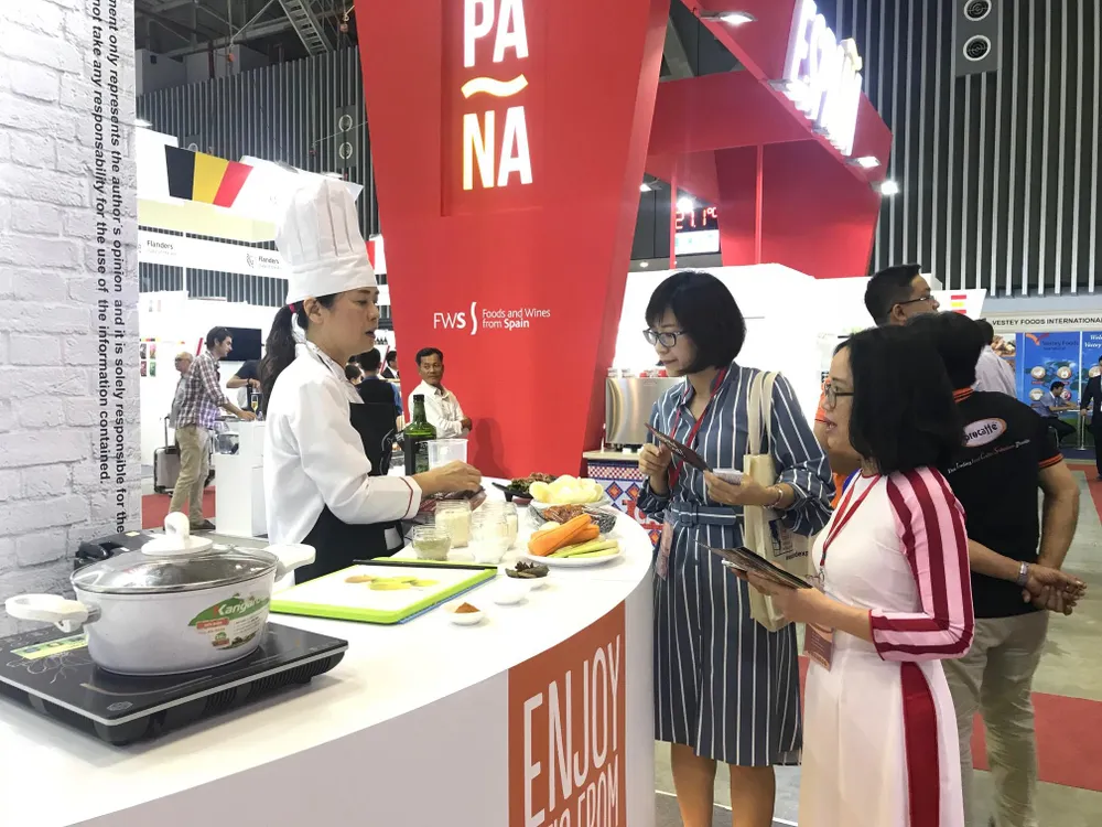 Nhiều sản phẩm nông nghiệp nước ngoài xuất hiện tại hội chợ thực phẩm ảnh 1