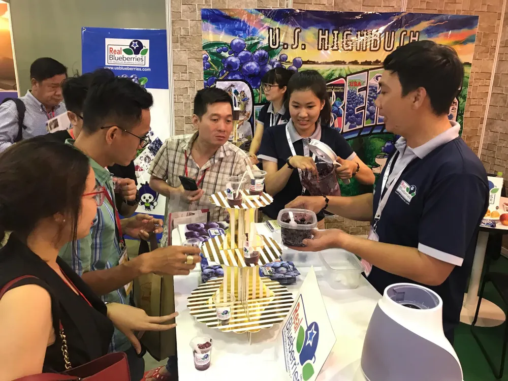 Nhiều sản phẩm nông nghiệp nước ngoài xuất hiện tại hội chợ thực phẩm ảnh 2