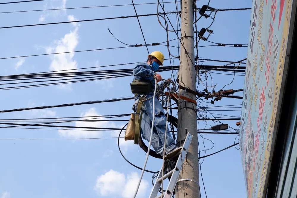 Điện lực TPHCM hoàn thành cấp điện cho 62 chốt, trạm kiểm dịch Covid-19 ảnh 2