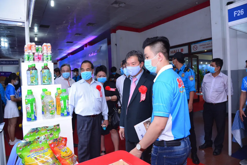 Khai mạc Hội chợ triển lãm “Tôn vinh hàng Việt năm 2020” ảnh 1