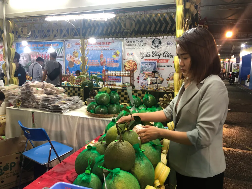 Nhiều sản phẩm nông nghiệp Bến Tre ký kết ghi nhớ với siêu thị ảnh 1