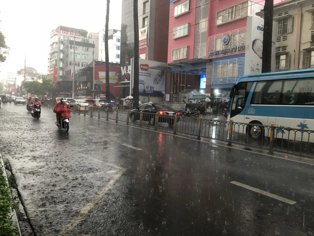 Hôm nay 2-3, TPHCM sẽ có mưa ảnh 1