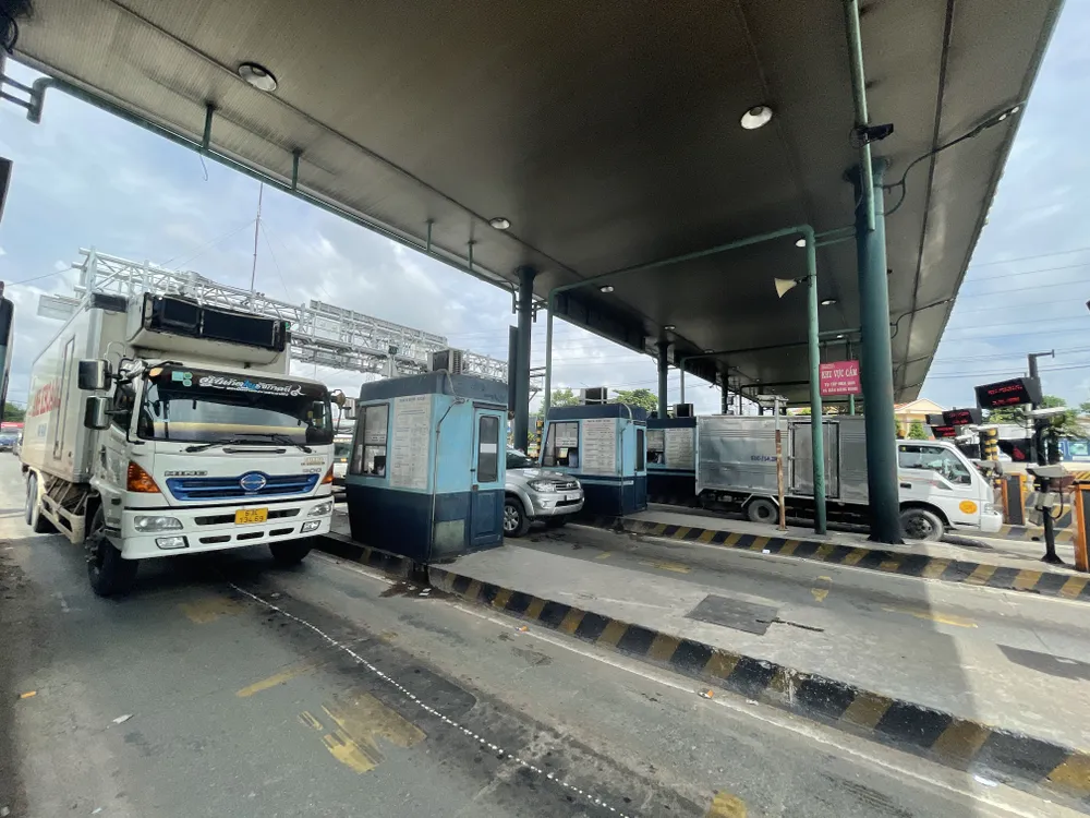 Kiến nghị có biện pháp xử phạt các phương tiện chưa dán thẻ ETC ảnh 2