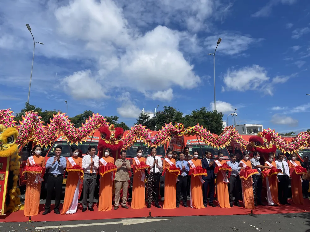 Xe buýt liên tỉnh TPHCM đi Tiền Giang có trang bị wifi miễn phí ảnh 1