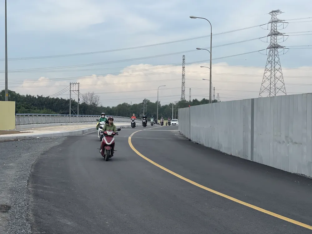 Đường Phạm Hữu Lầu thông xe giai đoạn 1 ảnh 2