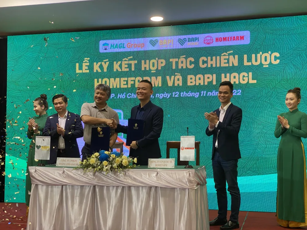 Mua heo ăn chuối, gà thả vườn, bò Lào trên kênh điện tử BAPI ảnh 1